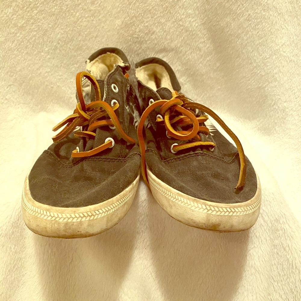 Roxy grey and white floral fabric sneakers